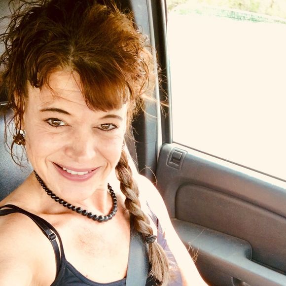 Meet your Posher, Debbie - Picture 1 of 1